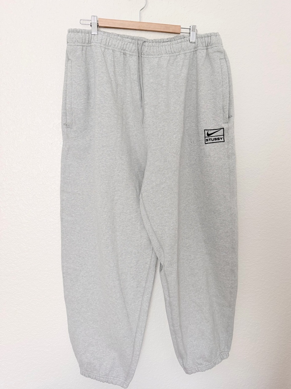 New Nike x Stussy Fleece Sweatpants
Grey (SS23) Mens 2XL